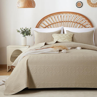 KAKKI Beige Quilt Set King Size Bohemian King Quilt Set for All Season 3 Pieces Lightweight Beige Bedspread Coverlet with Pillow Shams Soft Quilt Luxurious Quilted Bedding Sets(Beige，King)